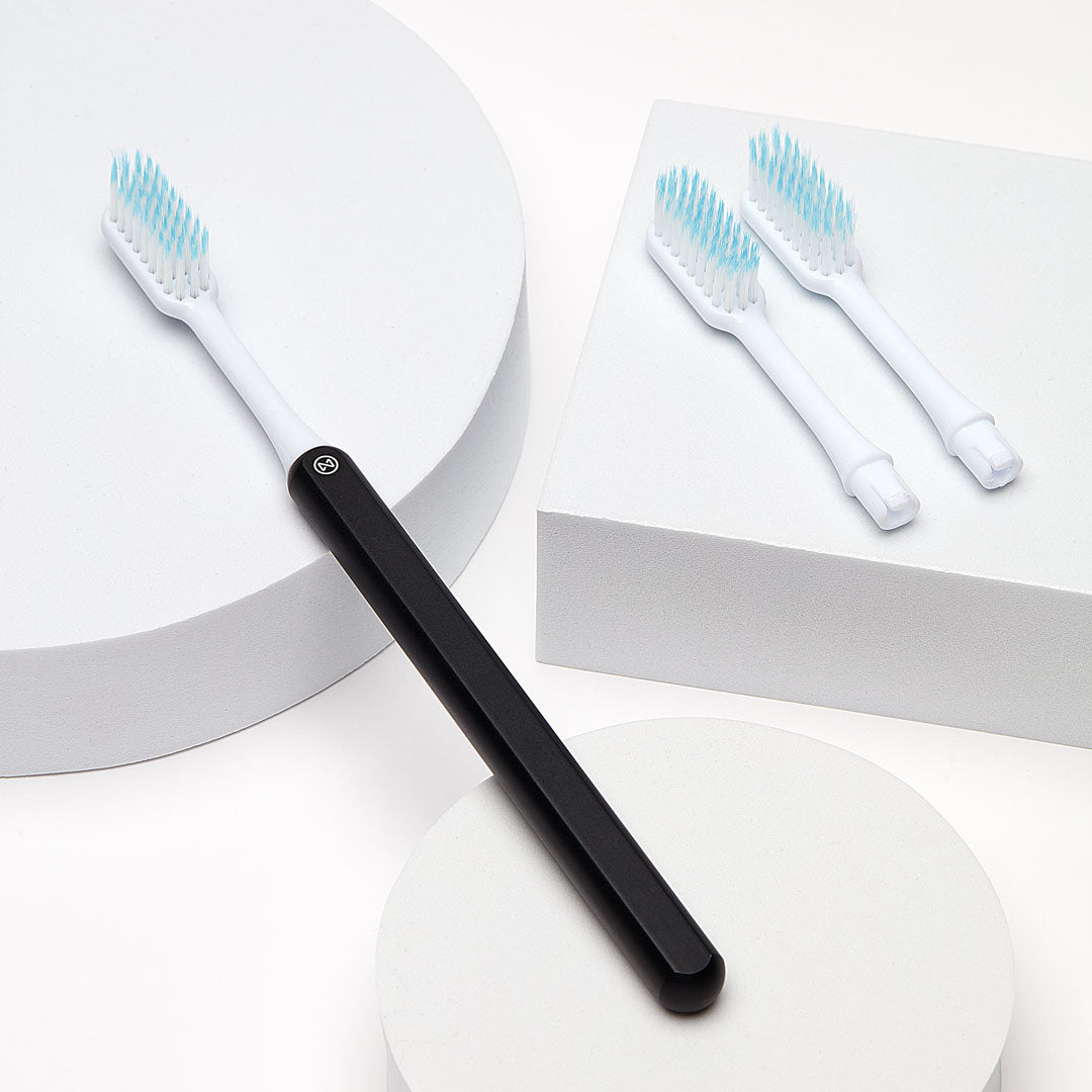 Nada Black Toothbrush + 2 brush heads