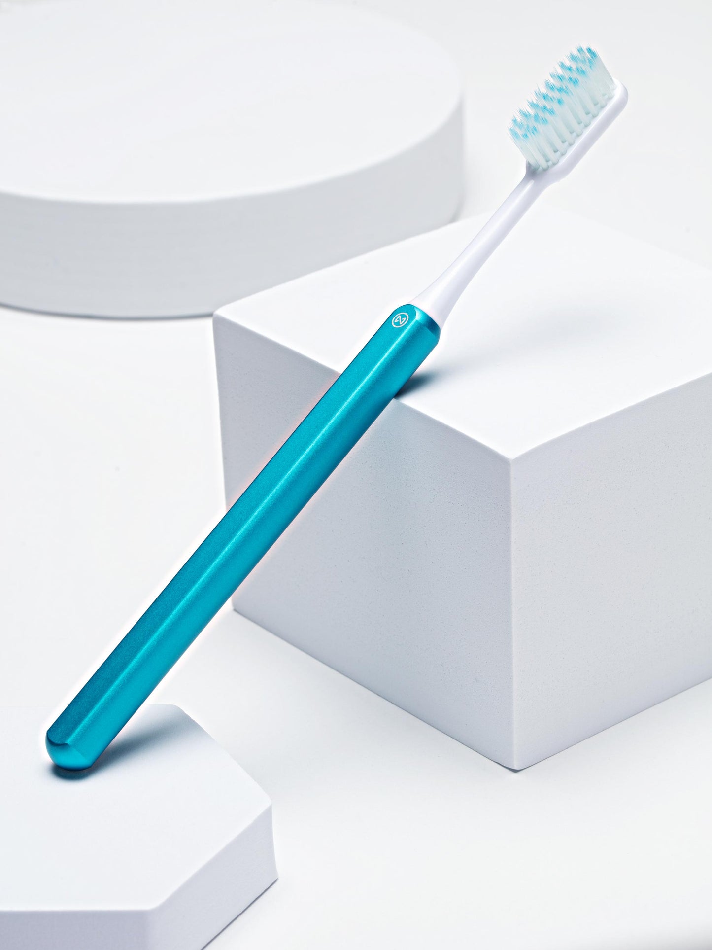 Nada Arctic Blue Toothbrush + 2 brush heads