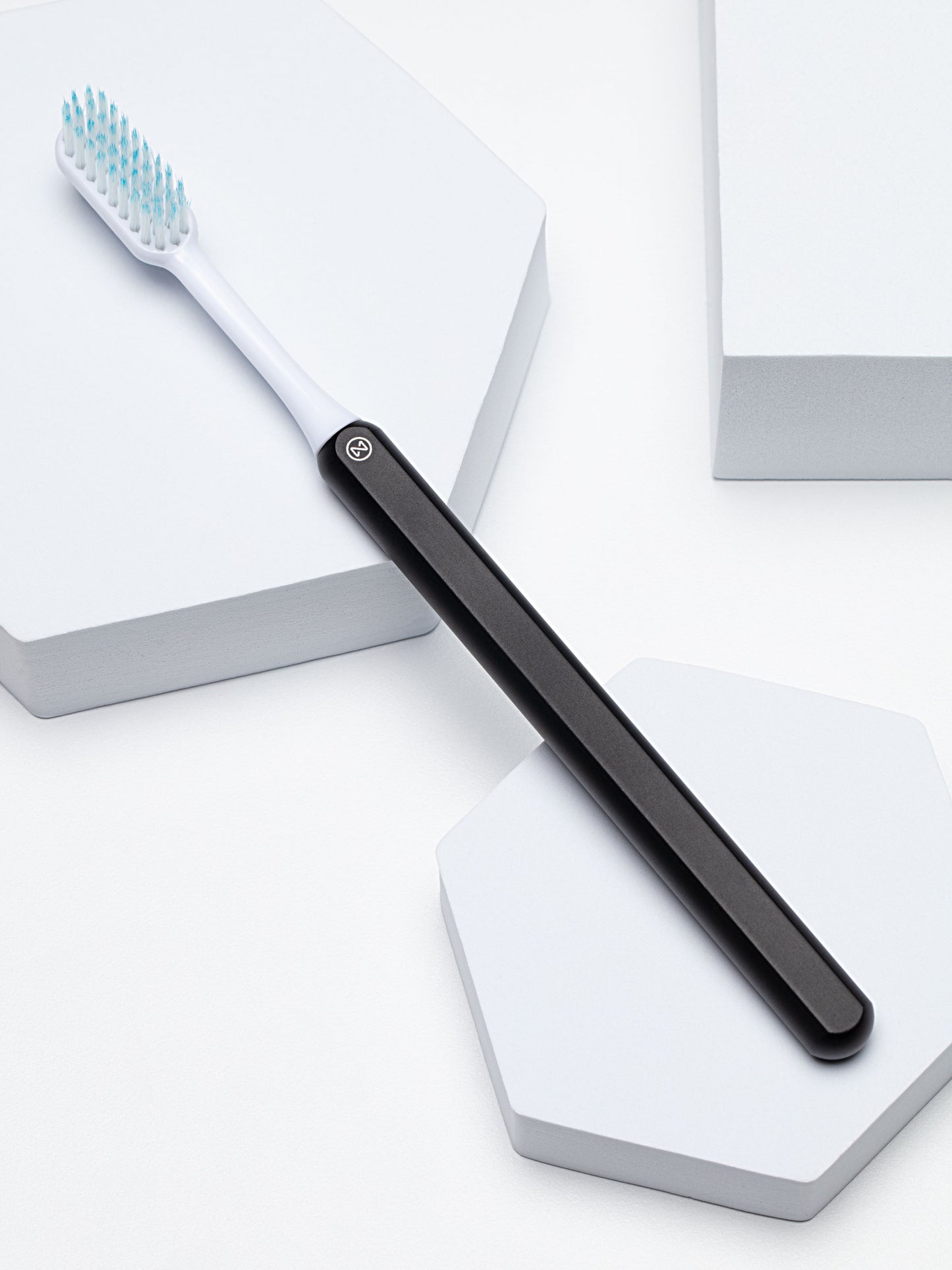 Nada Black Toothbrush + 2 brush heads