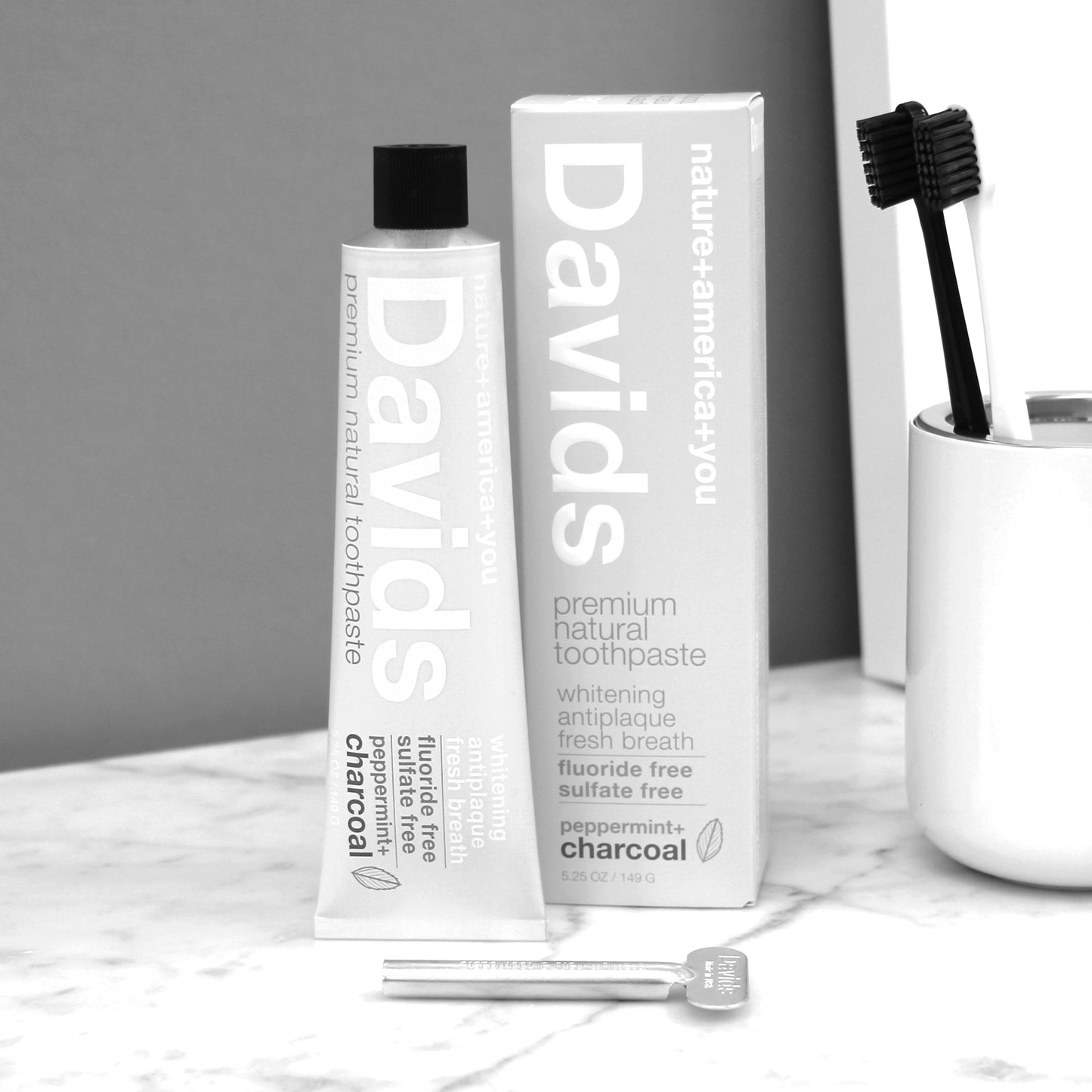 Davids Premium Natural Toothpaste - Peppermint+Charcoal