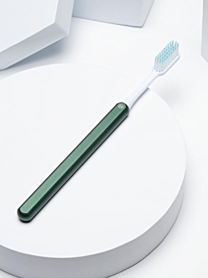 Nada Green Toothbrush + 2 brush heads
